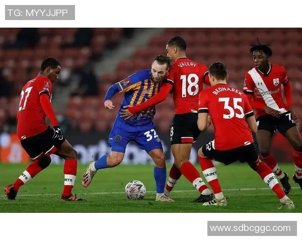 门兴格拉德巴赫与罗马的对决分析及比赛前瞻展望 门兴格拉德巴赫与罗马的对决分析及比赛前瞻展望