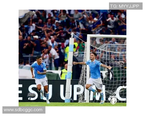 拉齐奥球迷用Tifo留念米哈：你的勇士精力在拉齐奥人心中不朽